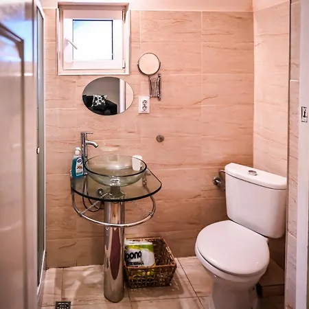 Jules' Sunny, Spacious And Apartment Sibiu